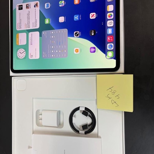 Apple iPad Pro 13 inch (M4) 2024 - Wi-Fi, 256 GB, Black, 8 GB, A2925, Standard Glass