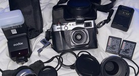Mint
													Fuji X100V - Silver, photo 1 of 17