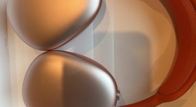 Used
													Apple AirPods Max USB-C - Orange, photo 2 of 6