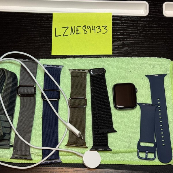 Apple Watch SE 1st Gen 44mm - AT&T, Gray, A2354 - Cellular, Aluminum