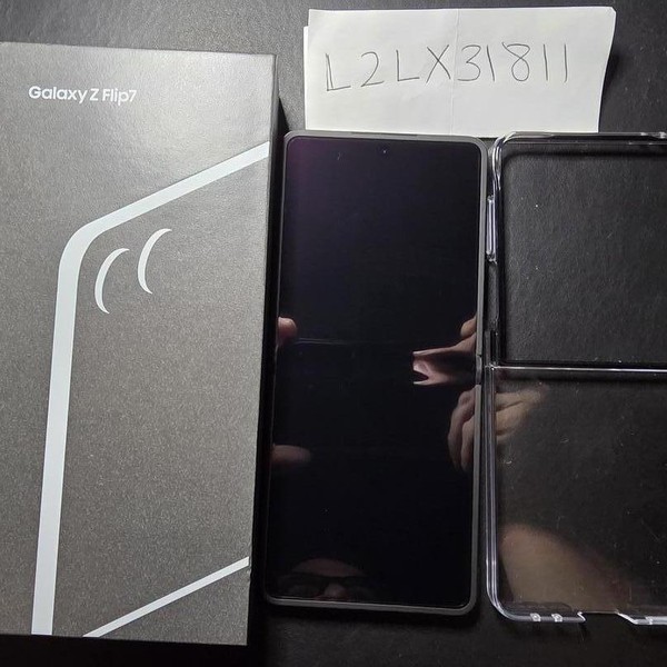 Samsung Galaxy Z Flip7 - Unlocked, Jet Black, 512 GB, 12 GB, SM-F766U1