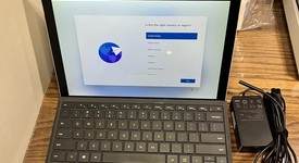 Good
													Microsoft Surface Pro 4 - 12.3 Inch - Wi-Fi, Silver, 256 GB, 8 GB, photo 1 of 6