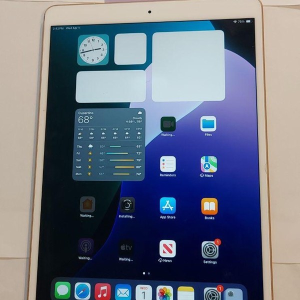 Apple iPad Air 3rd Gen - Unlocked, 256 GB, Gold