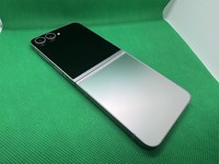 Samsung Galaxy Z Flip6