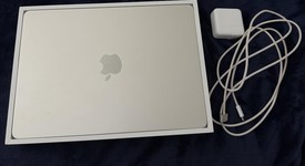 Mint
													MacBook Air 2022 - 13" - Apple M2, Starlight, 256 GB, 8 GB, photo 1 of 7