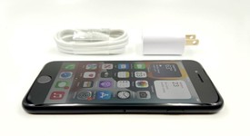 Fair
													Apple iPhone SE 2nd Gen 2020 - Unlocked, Black, 64 GB, A2275, photo 3 of 6