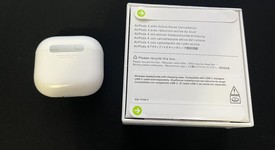 Used
													Apple AirPods 4th Gen - Active Noise Cancellation, photo 3 of 4
