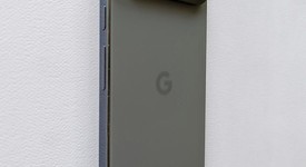 Good
													Google Pixel 9 Pro XL - Unlocked, Hazel, 256 GB, 16 GB, GGX8B, photo 4 of 11