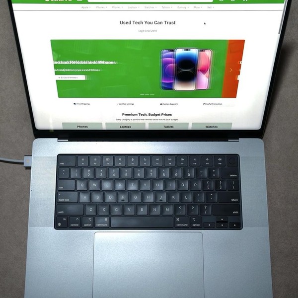 MacBook Pro Late 2023 (M3) - 16 inch - 512 GB, Silver, 18 GB, Apple M3 Pro 12-core, 18-core GPU