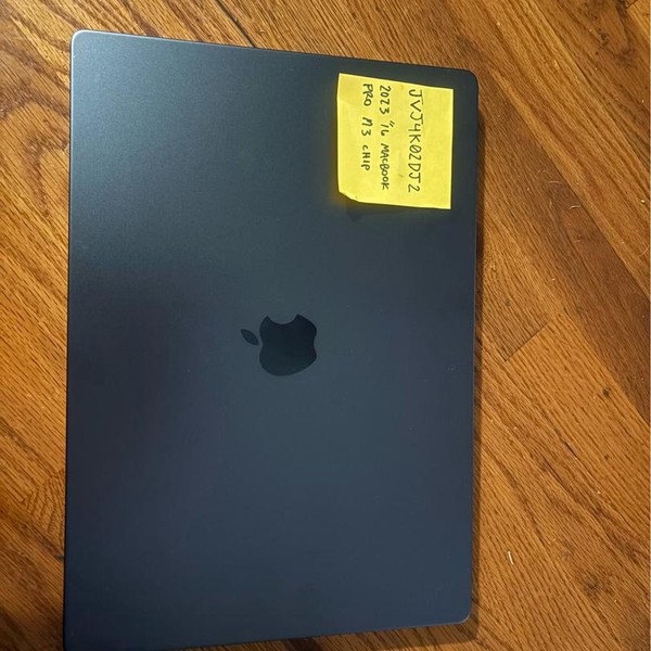 MacBook Pro Late 2023 (M3) - 16 inch - 512 GB, Black, 18 GB, Apple M3 Pro 12-core, 18-core GPU