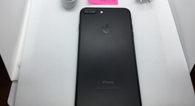 Good
													Apple iPhone 7 Plus - AT&T, Black, 128 GB, 3 GB, A1784, photo 4 of 11