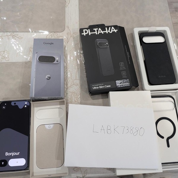 Google Pixel 10 Pro XL - Unlocked, 256 GB, Moonstone, GUL82