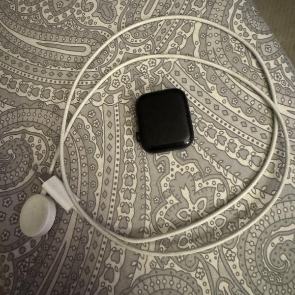 Apple Watch SE 2nd Gen 44mm - Midnight, A2723 - GPS, Aluminum