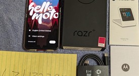 Good
													Motorola Razr Plus (2023) - Unlocked, Magenta, 256 GB, 8 GB, photo 1 of 7