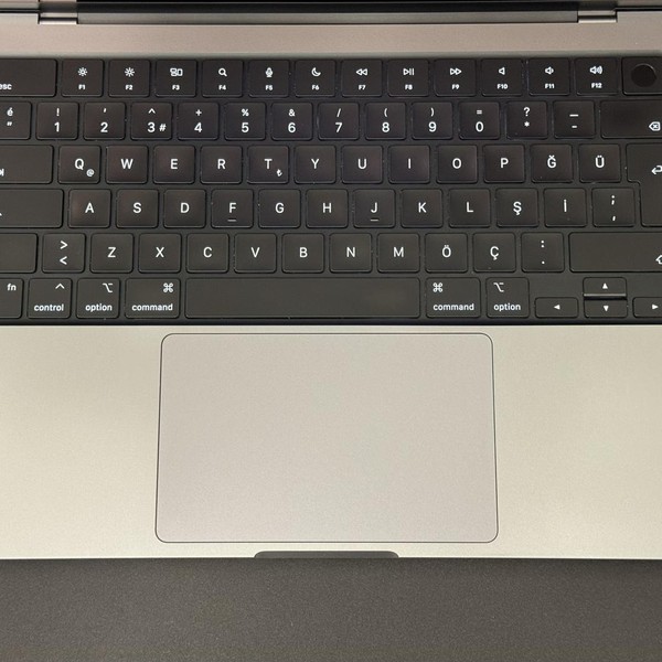 MacBook Pro 2021 - 14 inch - 512 GB, Gray, 16 GB, Apple M1 Pro 8-core