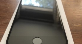 Good
													Apple iPhone 7 - Verizon, Jet Black, 32 GB, A1660, photo 4 of 5