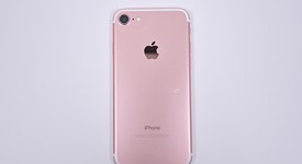 Good
													Apple iPhone 7 - Unlocked, Rose Gold, 32 GB, A1660, photo 3 of 9