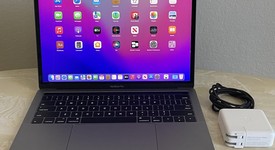 Good
													MacBook Pro 2016 (With Touch Bar) - 13" - Gray, 256 GB, 8 GB, photo 2 of 13