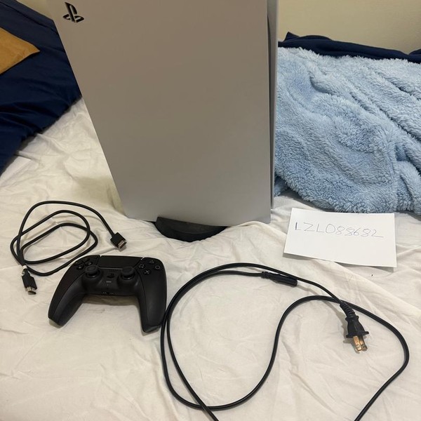 PlayStation 5 Standard Edition (2020) - 825 GB, White, Standard Edition