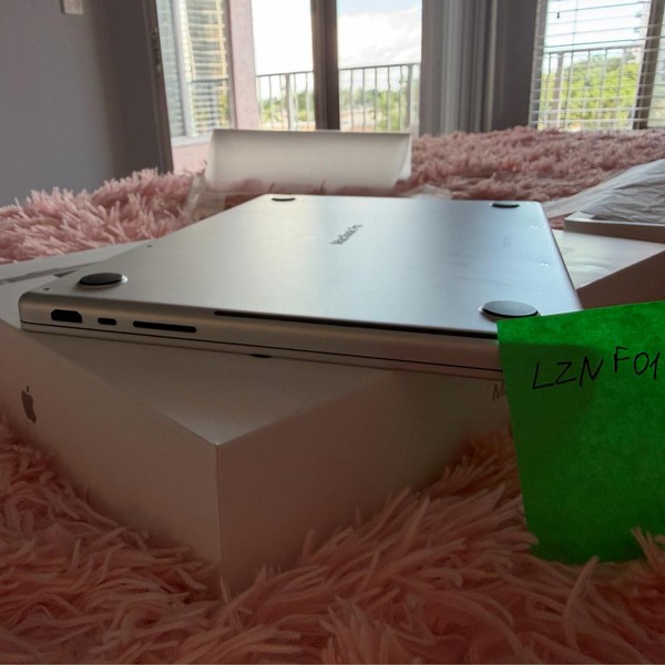 MacBook Pro 2024 - 14 inch - 512 GB, Silver, 24 GB, Apple M4 Pro 12-core