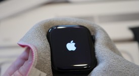 Good
													Apple Watch Series 7 45mm - Unlocked, Midnight, A2477 - Cellular, Aluminum, photo 4 of 12