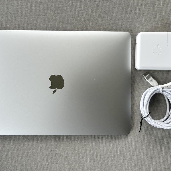 MacBook Pro 2020 - 13 inch - 256 GB, Silver, 8 GB, Apple M1