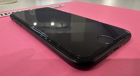 Good
													Apple iPhone SE 2nd Gen 2020 - Unlocked, Black, 64 GB, A2275, photo 3 of 13