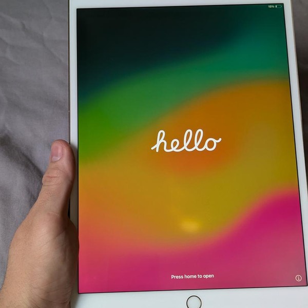 Apple iPad Pro 10.5 inch - Wi-Fi, 64 GB, Gold