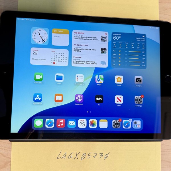 Apple iPad (7th Gen) - Unlocked, 32 GB, Gray, A2200