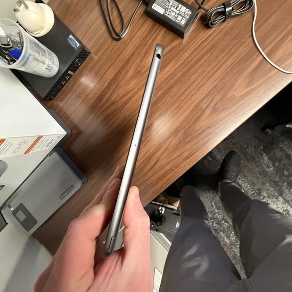 Apple iPad 9th Gen - Wi-Fi, 64 GB, Gray, A2602