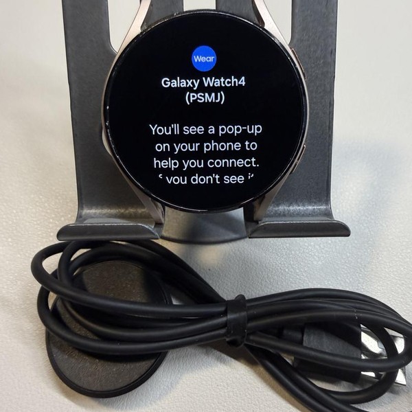 Samsung Galaxy Watch4 - Wi-Fi, Gold, 40mm