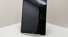 Mint
													Apple iPad 9th Gen - Unlocked, Silver, 64 GB, A2603, photo 2 of 5