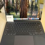 Good MacBook Air 2022 (M2) - 13 inch - 256 GB, Midnight, 8 GB, Apple M2