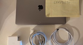 Good
													MacBook Pro 2017 (With Touch Bar) - 13" - I5, Gray, 512 GB, 8 GB, photo 2 of 8