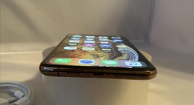 Good
													Apple iPhone Xs Max - Unlocked, Gold, 64 GB, A1921, photo 4 of 7