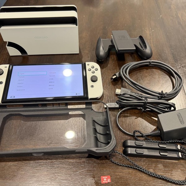Nintendo Switch - OLED - 64 GB, White