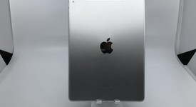 Good
													Apple iPad Pro 9.7" - Unlocked, Silver, 128 GB, A1674, photo 2 of 6
