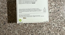 New
													Apple AirPods 4th Gen - Active Noise Cancellation, photo 4 of 5