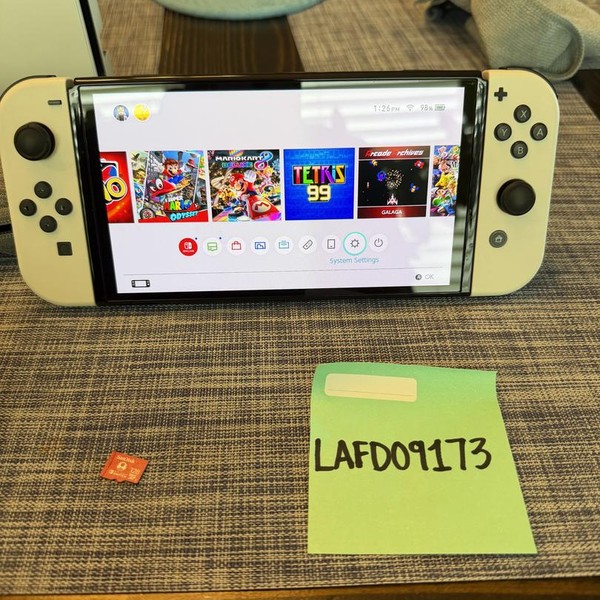 Nintendo Switch - OLED - 64 GB, White