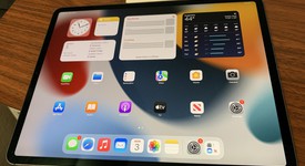 Good
													Apple iPad Pro 12.9" 4th Gen 2020 - Unlocked, Gray, 128 GB, A2069, photo 1 of 3