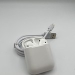 Used Apple AirPods 1st Gen - Lightning Case