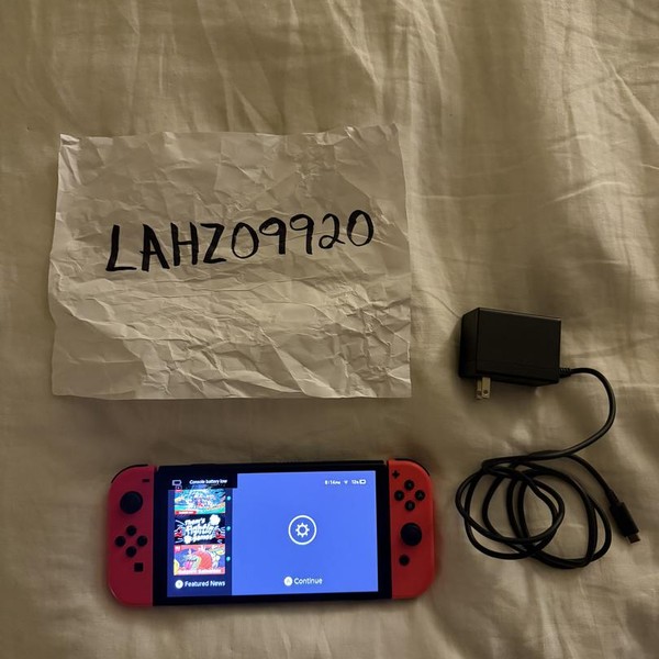 Nintendo Switch - OLED - 64 GB, Red & Blue