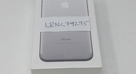 New
													Apple iPhone 7 - Unlocked, Silver, 32 GB, A1660, photo 1 of 3