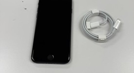 Mint
													Apple iPhone SE 3rd Gen 2022 - Unlocked, Midnight, 64 GB, A2595, photo 3 of 8