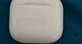Used
													Apple AirPods 4th Gen - Active Noise Cancellation, photo 4 of 5