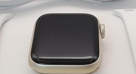 Mint
													Apple Watch SE 2nd Gen 40mm - Unlocked, Starlight, A2726 - Cellular, Aluminum, photo 3 of 4