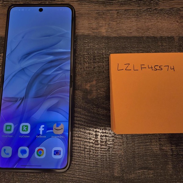 Motorola Razr (2024) - Cricket, 256 GB, Gray, 8 GB