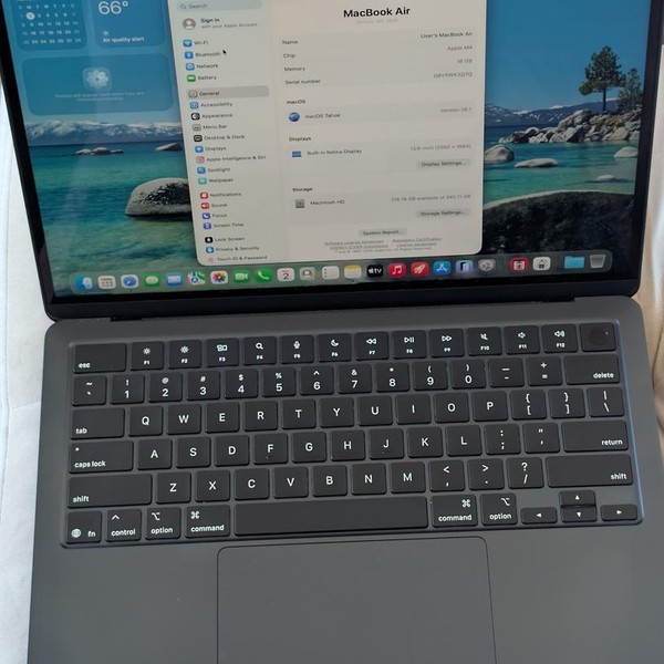MacBook Air 2025 (M4) - 13 inch - 256 GB, Midnight, 16 GB, Apple M4