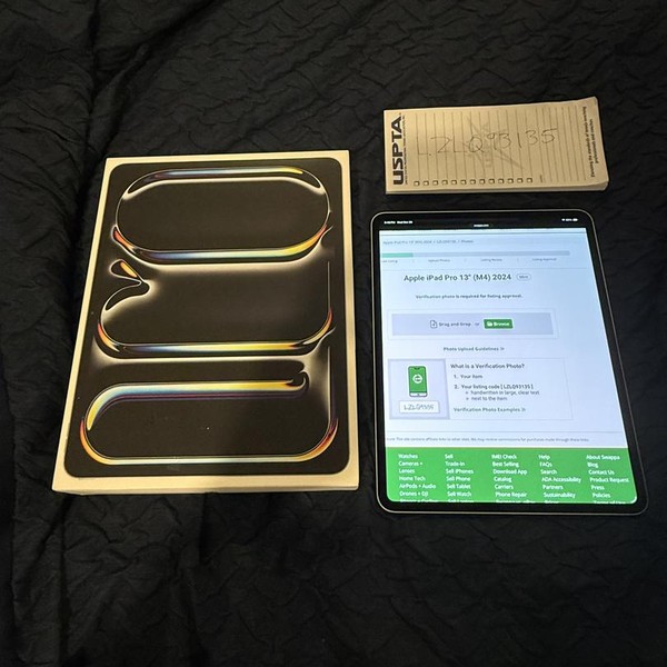 Apple iPad Pro 13 inch (M4) 2024 - Wi-Fi, 256 GB, Silver, 8 GB, A2925, Standard Glass