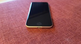 Good
													Apple iPhone SE 3rd Gen 2022 - T-Mobile, Starlight, 64 GB, A2595, photo 2 of 11